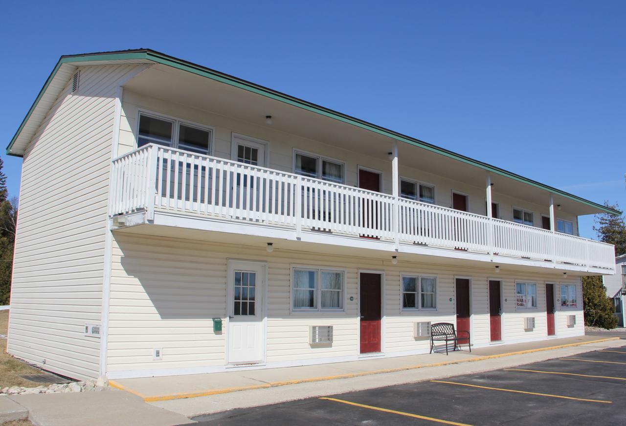 Voyager Inn Сент-Игнас Экстерьер фото