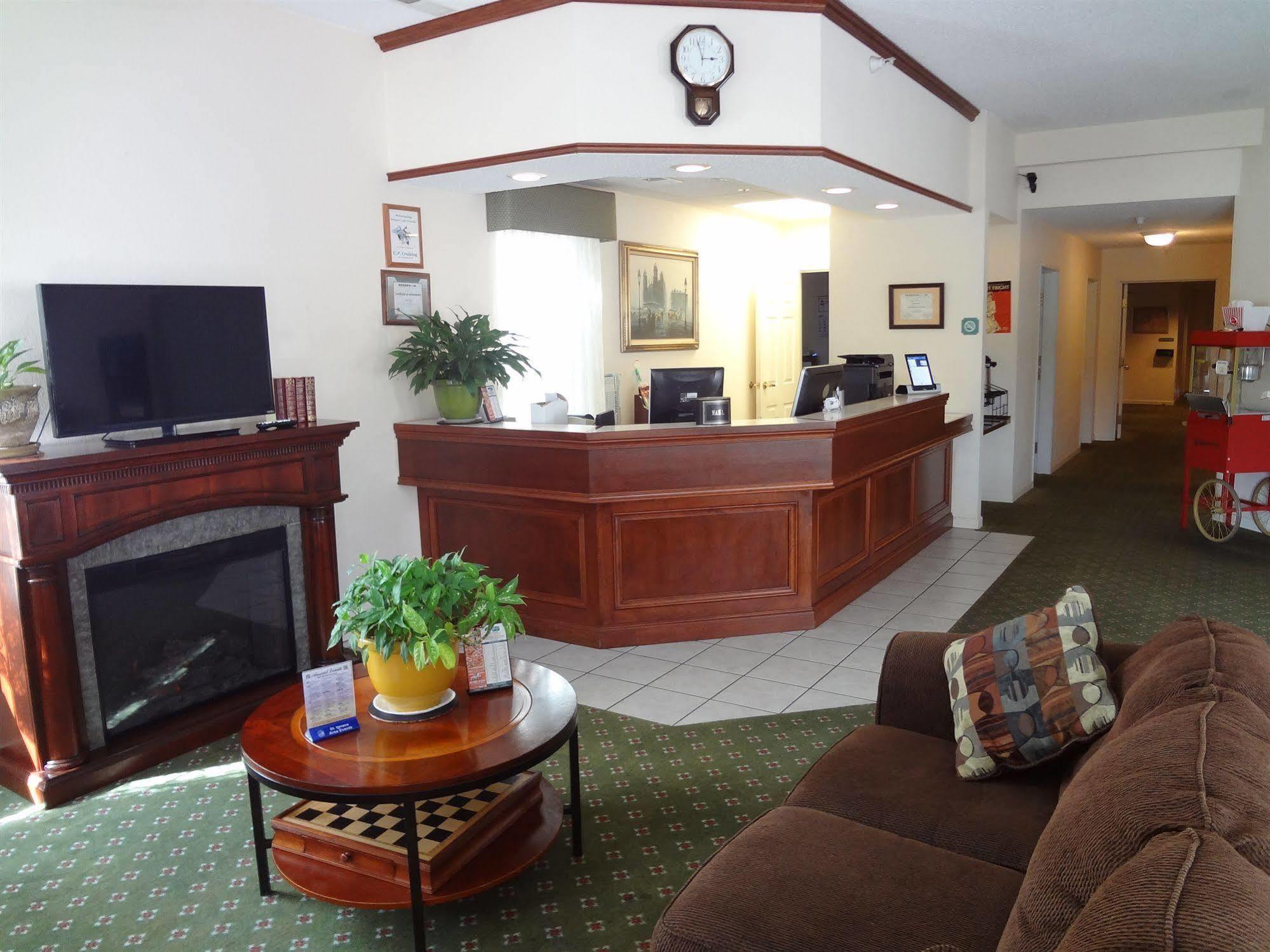 Voyager Inn Сент-Игнас Экстерьер фото