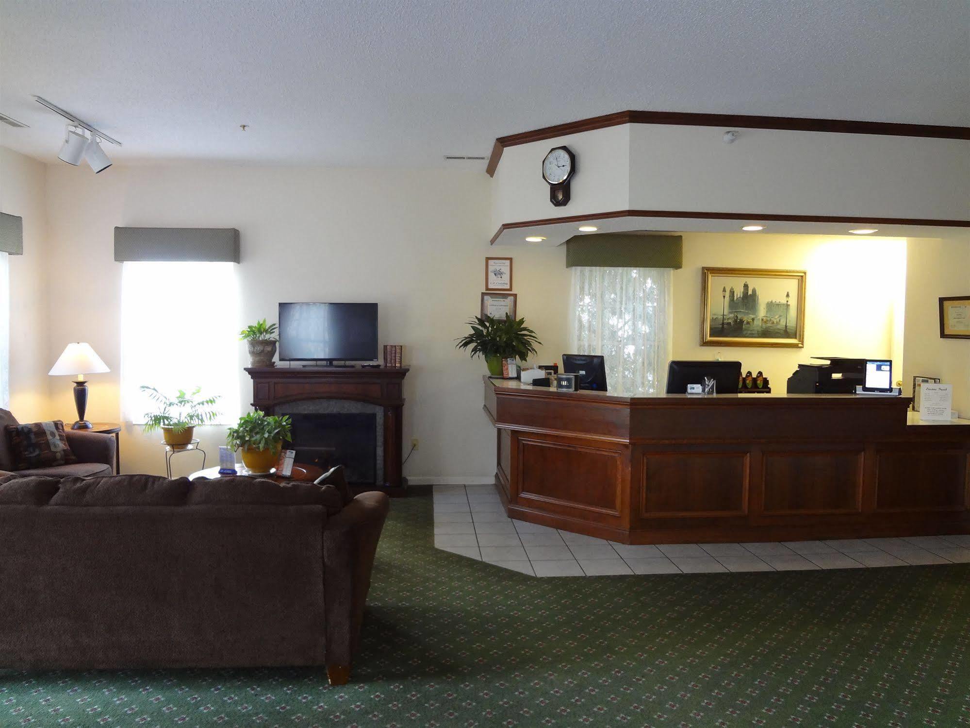 Voyager Inn Сент-Игнас Экстерьер фото